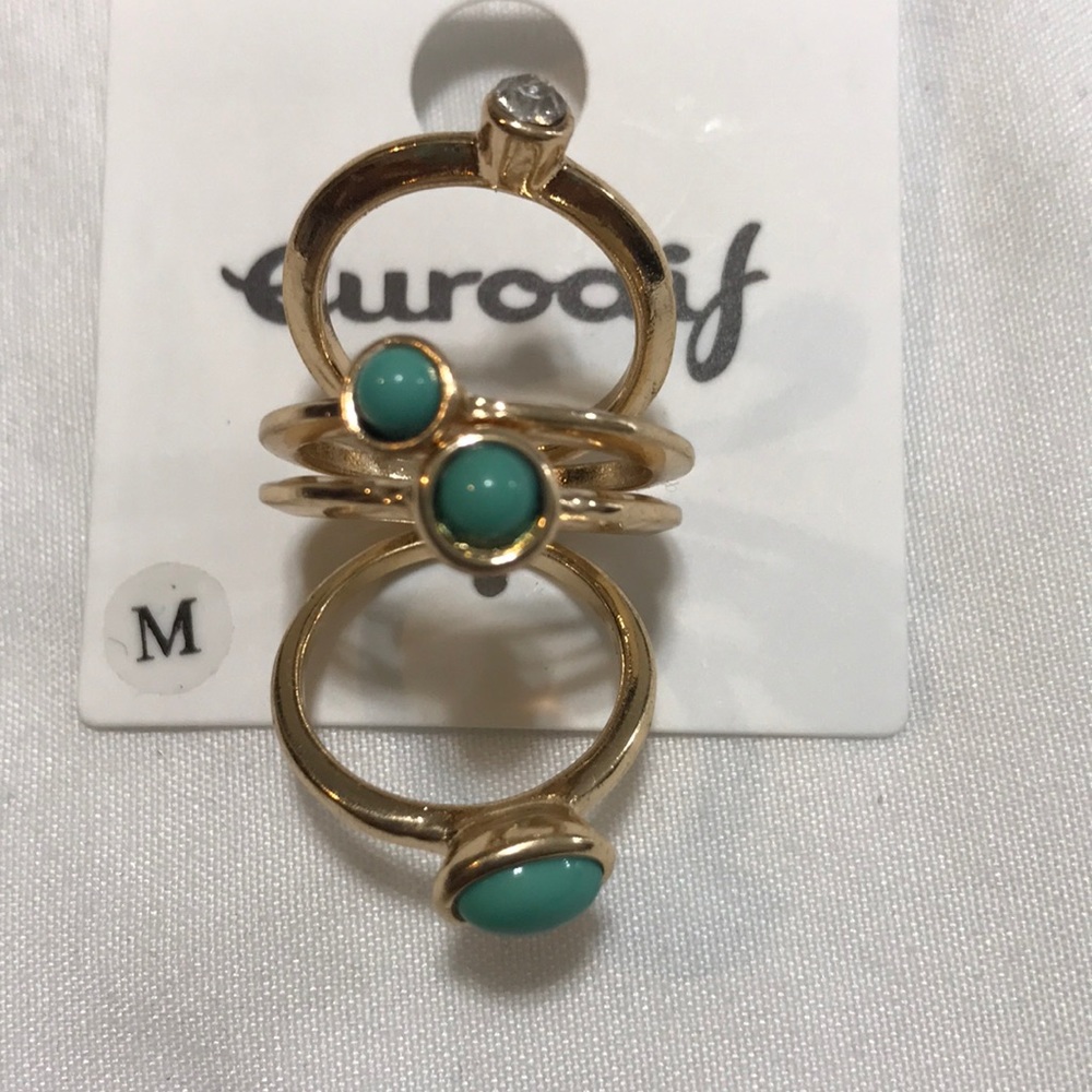 Set Of 4 Beautiful Costume Rings😍 - Picture 3 of 4